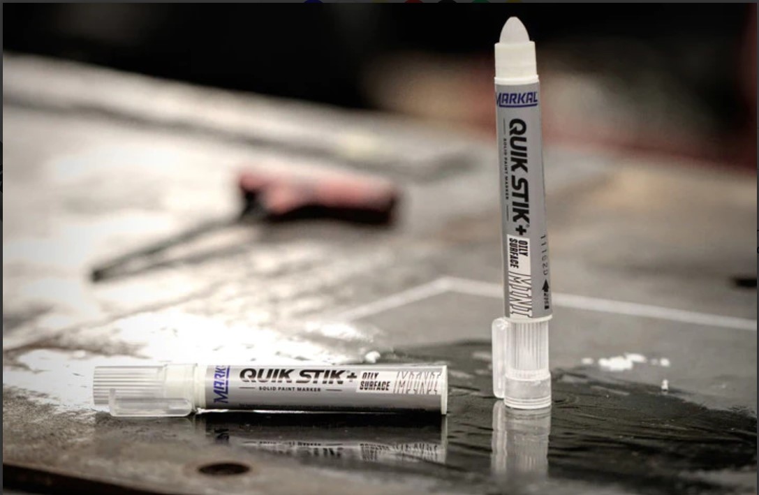 pics/Markal/Quik-Stik Mini Paint/markal-quik-stik-oily-surface-mini-solid-paint-marker-application-3.jpg